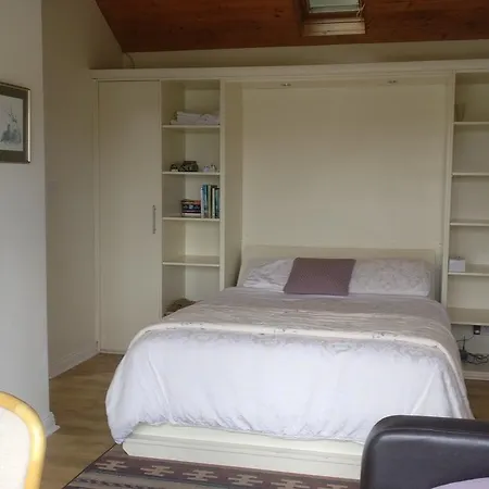 Rocklands House 4*